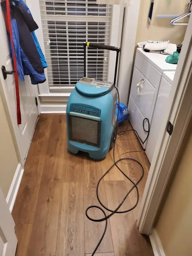 Commercial dehumidifier deployed for Crawl Space Restoration in Sinton